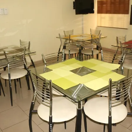 Ann's Haven & Suites 2*