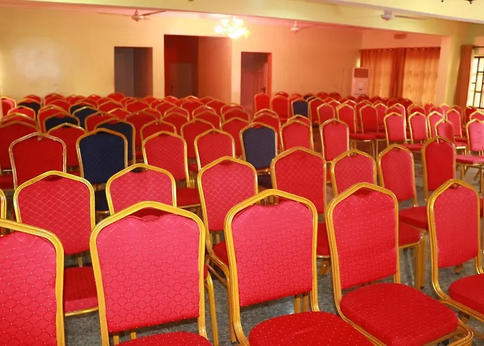 Ann's Haven & Suites Hotel