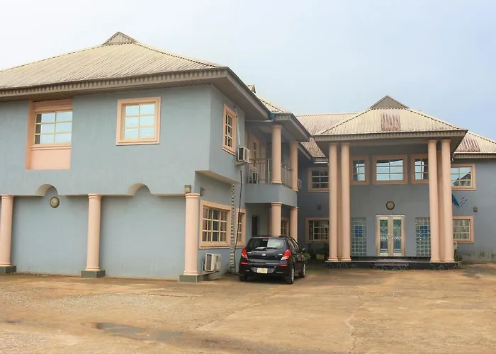 Ann's Haven & Suites Hotel