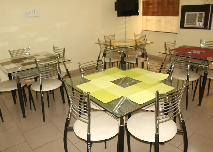 Ann's Haven & Suites 2*